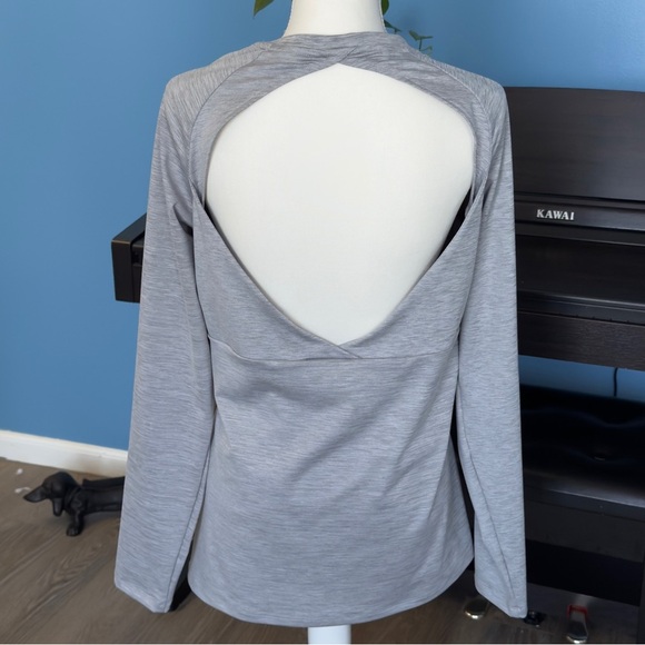 Under Armour Shirt Women’s Extra Large Heat Gear Open Back Long Sleeve - Picture 1 of 12
